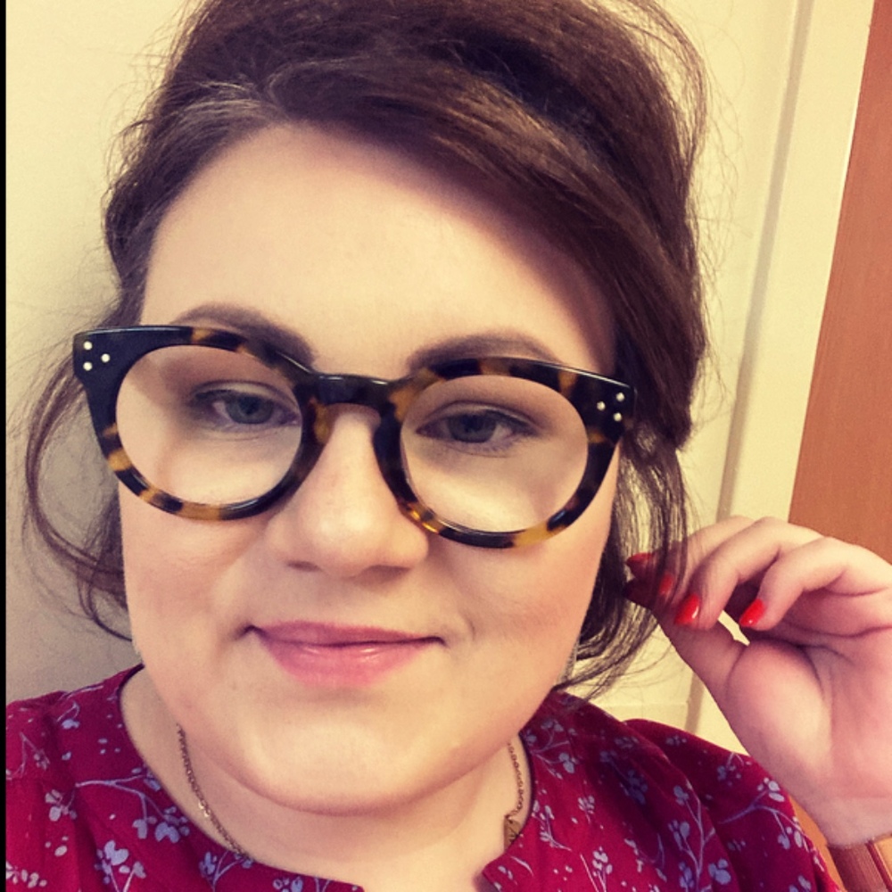 Meet your Posher, Nicole